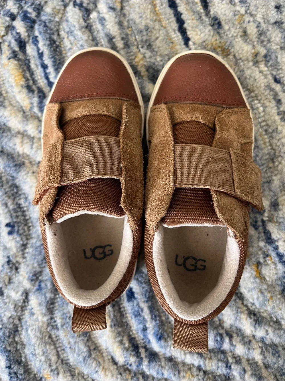 Ugg child Rennon low sneakers chestnut size 10
